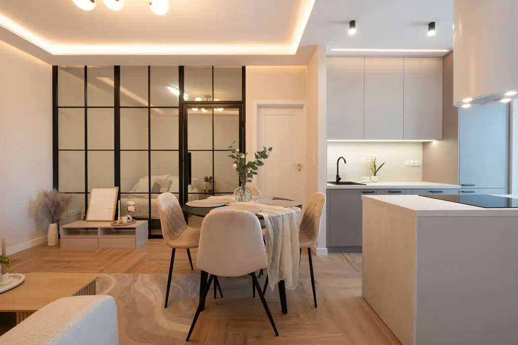 Salon ze szklaną ścianą, realizacja Sekwoja, zdjęcie 6 z 28